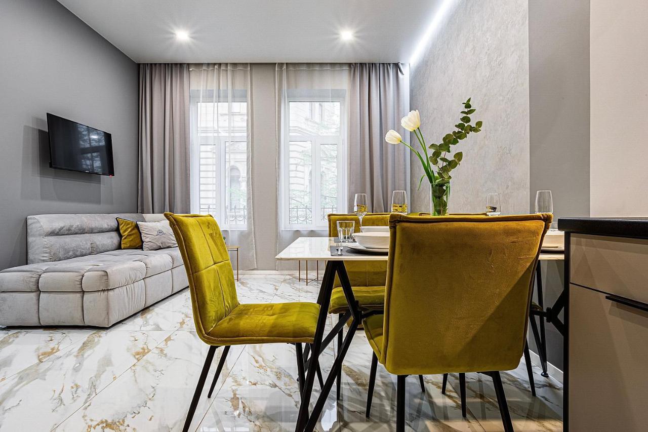 Family Residence Boutique Apartments Lemberg Exterior foto