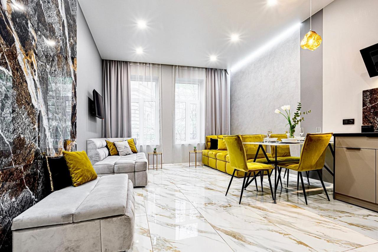 Family Residence Boutique Apartments Lemberg Exterior foto