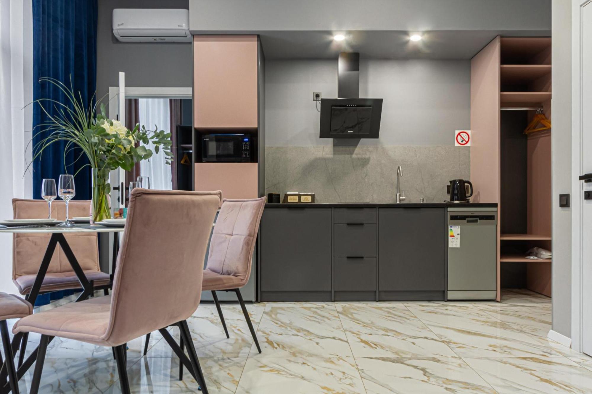 Family Residence Boutique Apartments Lemberg Exterior foto